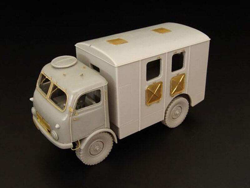 Tatra 805 Ambulance 1:48